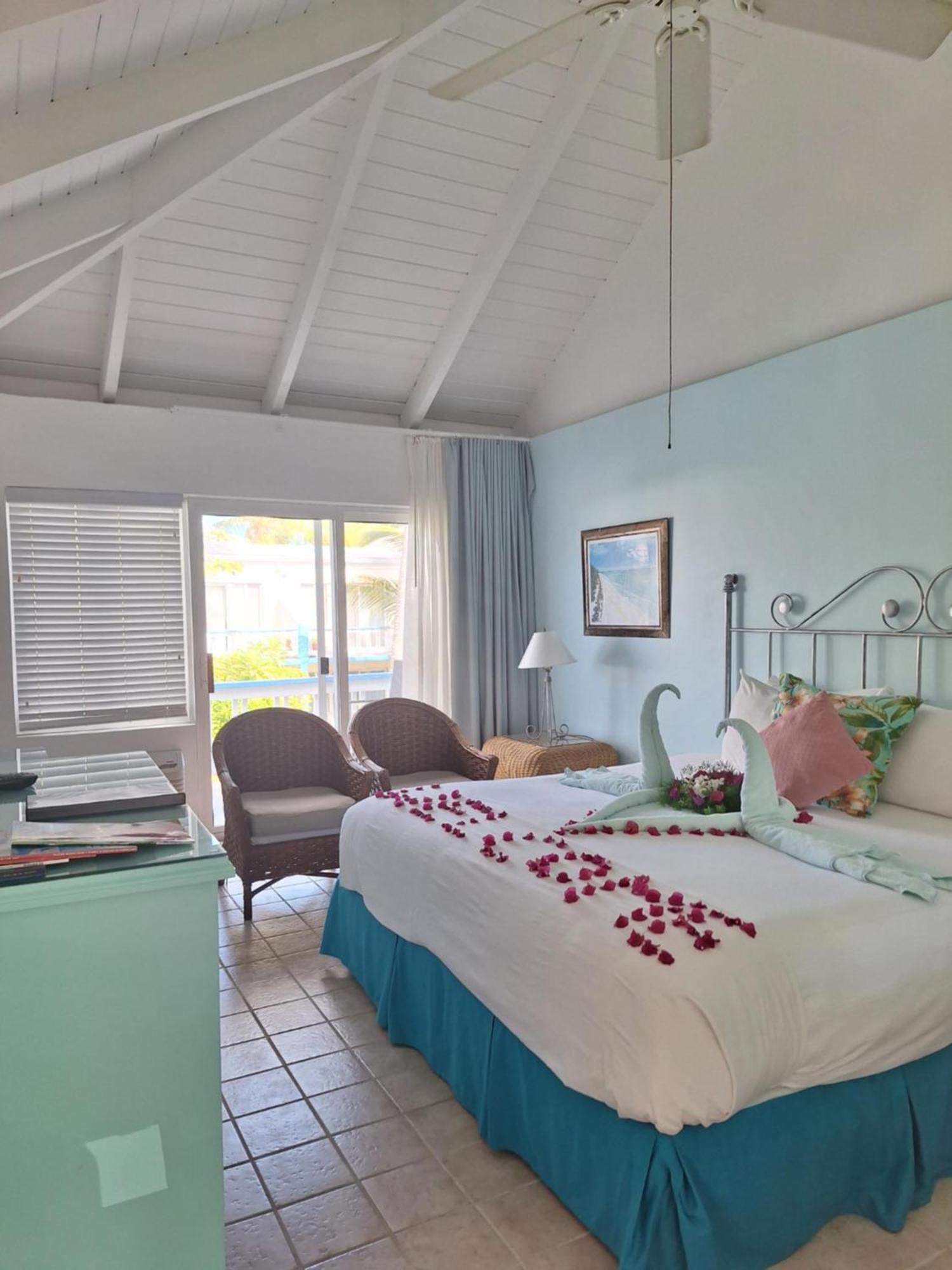 Sibonne Beach Hotel Грейс-Бэй Экстерьер фото
